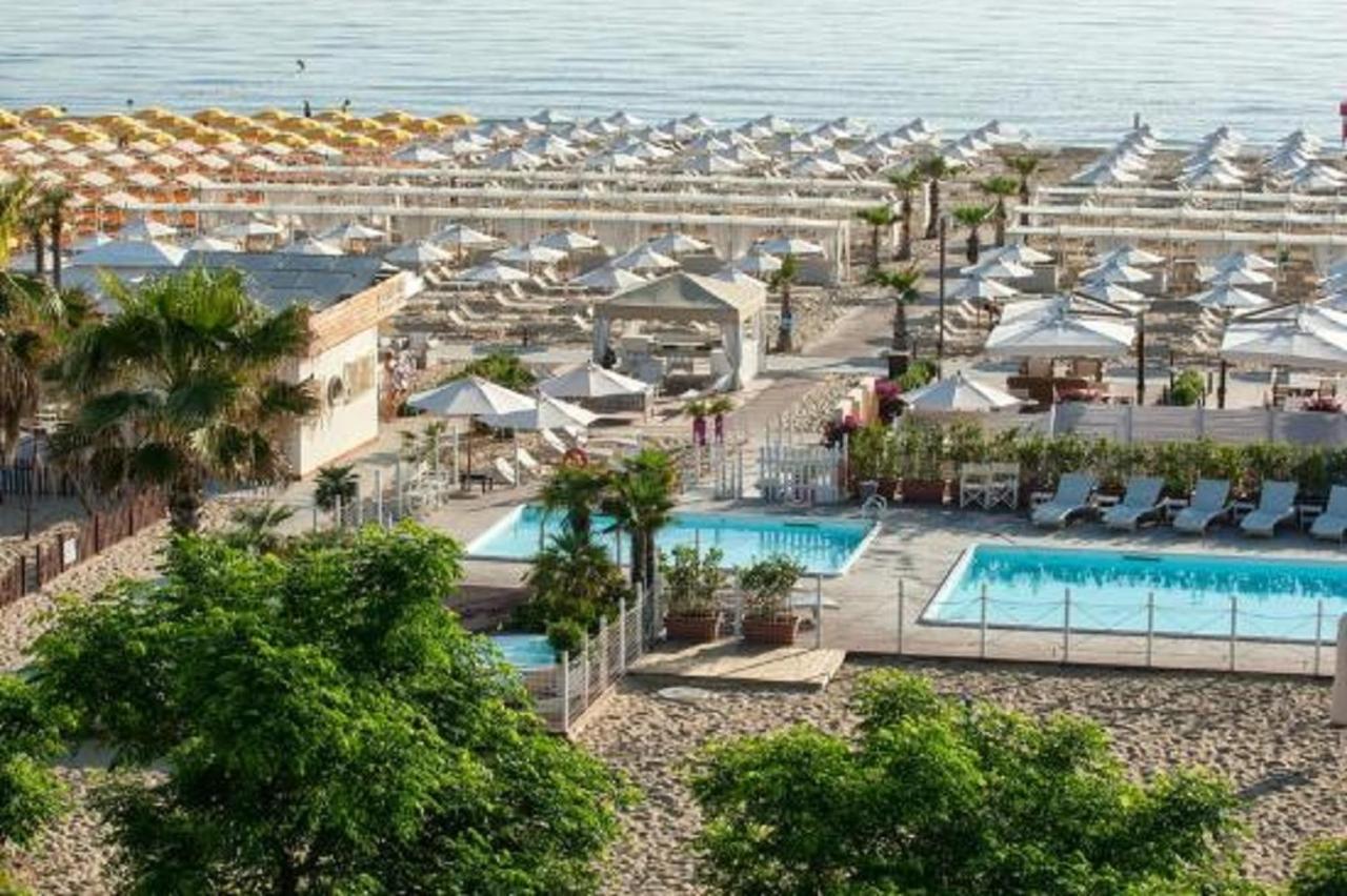 Riccione Beach Hotel - Enjoy Your Summer -Beach Village Incluso Ngoại thất bức ảnh